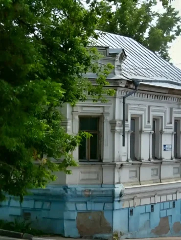 Старый Серпухов. Угловой дом. 2009 год. Из архива Татьяны Залата.