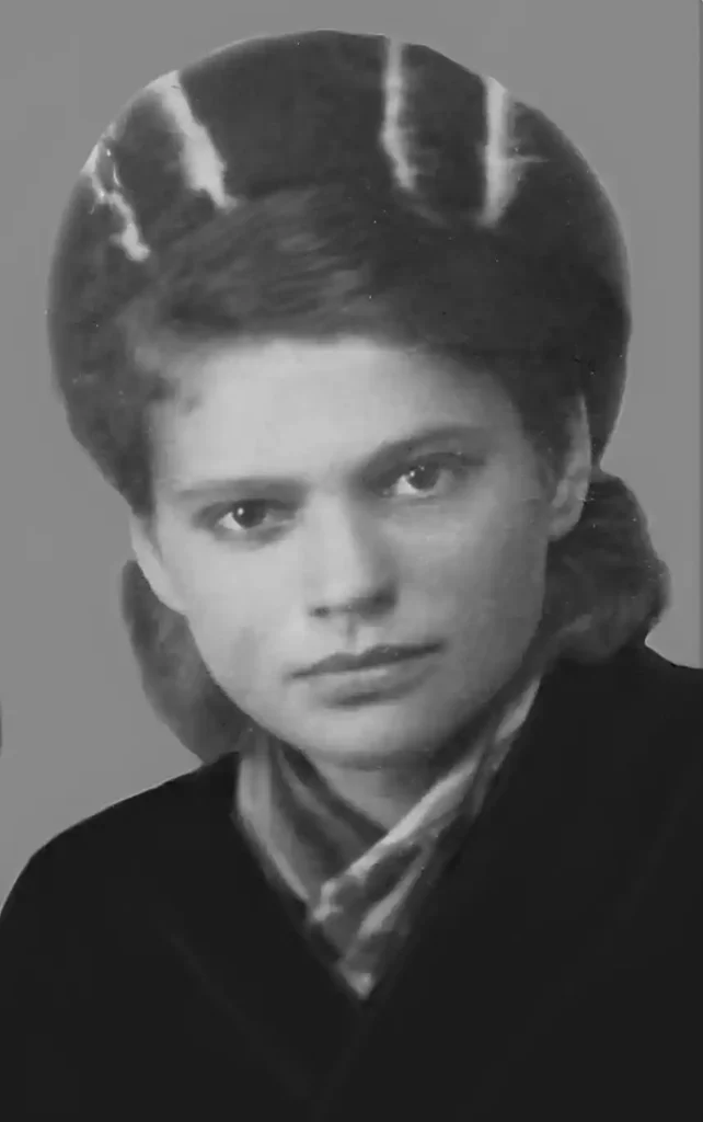 Кожухова Софья Ивановна, младшая дочь Титовой А.И., бабушка автора.
