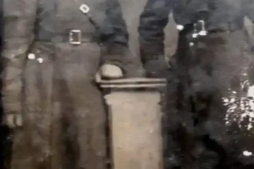 Суслов Павел Васильевич (на фото слева).