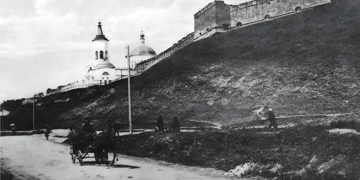 Серпуховский кремль. Старинная открытка.