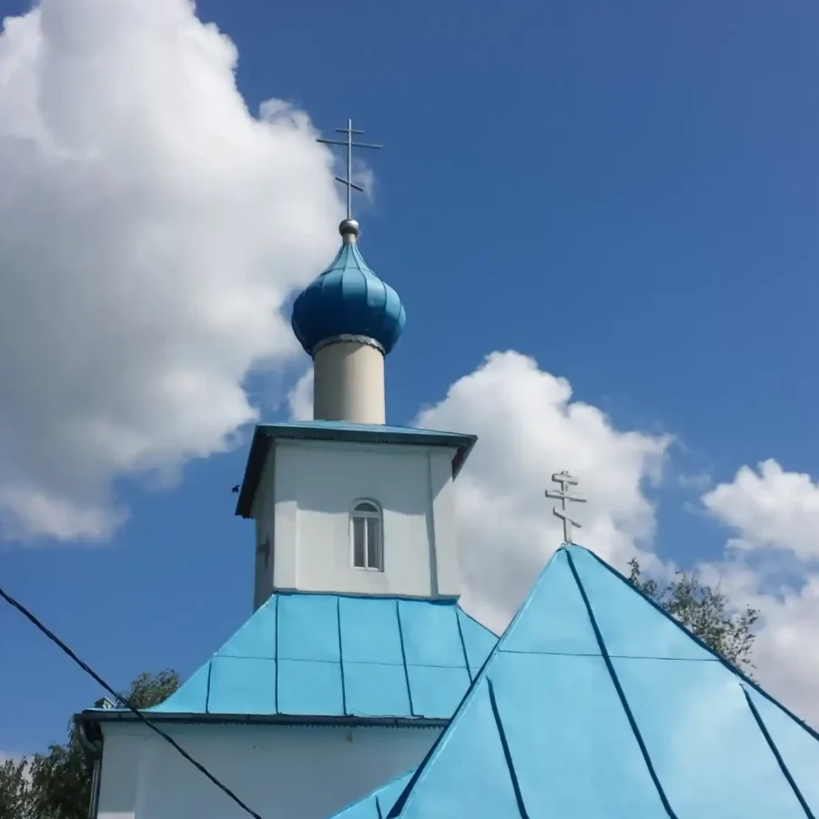 Церковь Николая Чудотворца в Еганово (последняя перестройка - XIX в.). Майский день. Фото Залата Татьяны, 2015 год.