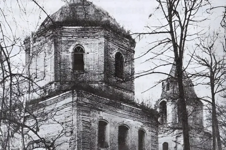 Церковь Покрова Пресвятой Богородицы в селе Губино (Воскресенский район), 1778. Источник: Памятники архитектуры Московской области [Текст] : иллюстрированный научный каталог / под общ. ред. Е. Н. Подъяпольской ; Ком. по культуре Администрации Моск. обл. Центр. науч.-реставрац. проект. мастерские М-ва культуры РФ. - Москва : Стройиздат, 1999-. Вып. 1: Балашихинский район. Волоколамский район. Воскресенский район. Дмитровский район. Домодедовский район. Город Долгопрудный. Город Дубна / Е. Н. Подъяпольская. - 1999. - С. 104.