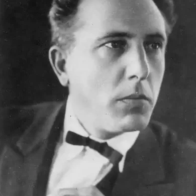 Яков Александрович Протазанов - русский, советский кинорежиссёр, сценарист, актёр. Один из пионеров российского кинематографа. Заслуженный деятель искусств РСФСР (1935) и Узбекской ССР (1945).