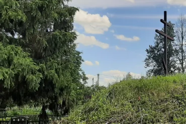 На сельском кладбище. Село Фёдоровское городского округа "Ступино". Фотография 2022 года. Из архива Залата Т. К.