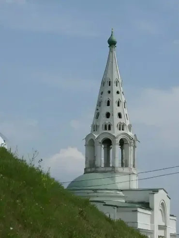 Серпухов, Соборная гора, Троицкий храм, 2009 год. Фото Залата Т. К.