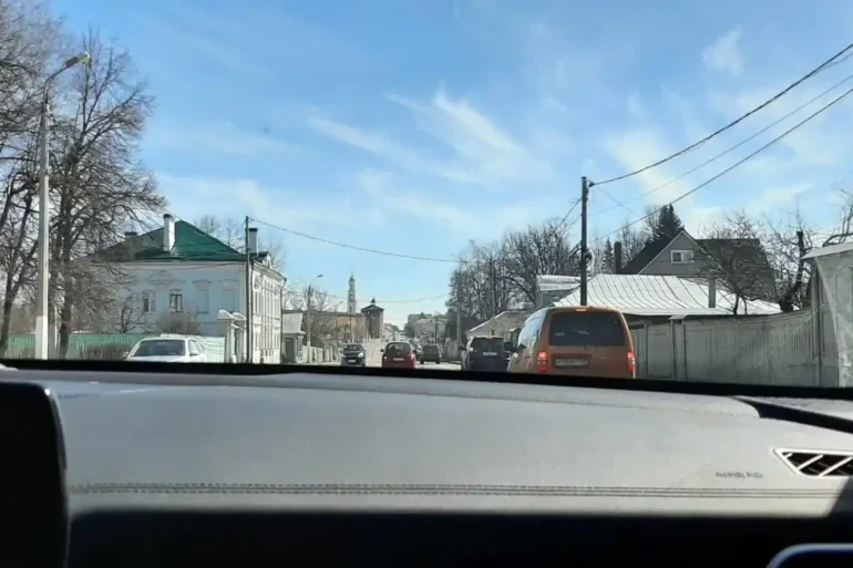 Коломна недалеко от начала Малинского шоссе. Улица Октябрьской революции (бывш. Астраханская (Большая) улица.