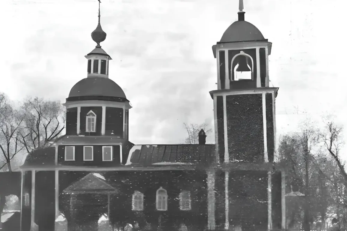Церковь Архангела Михаила с. Федосьино Коломенского уезда, 1915. Известия Императорской Археологической комиссии / Вопросы реставрации, вып. 16. - Вып. 59. - Петроград: тип. Главного управления уделов, 1915. - С. 91.