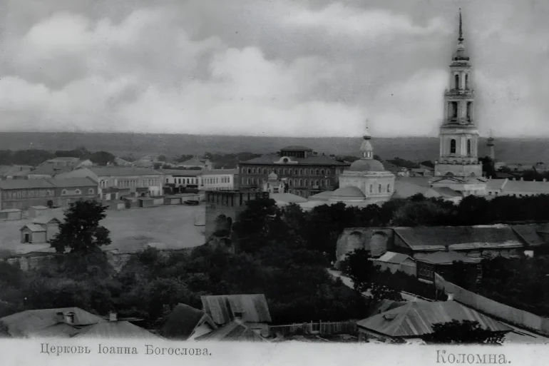 Церковь Иоанна Богослова в Коломне, гостиница И. П. Фролова, Астраханский тракт, часовня св. Александра Невского.