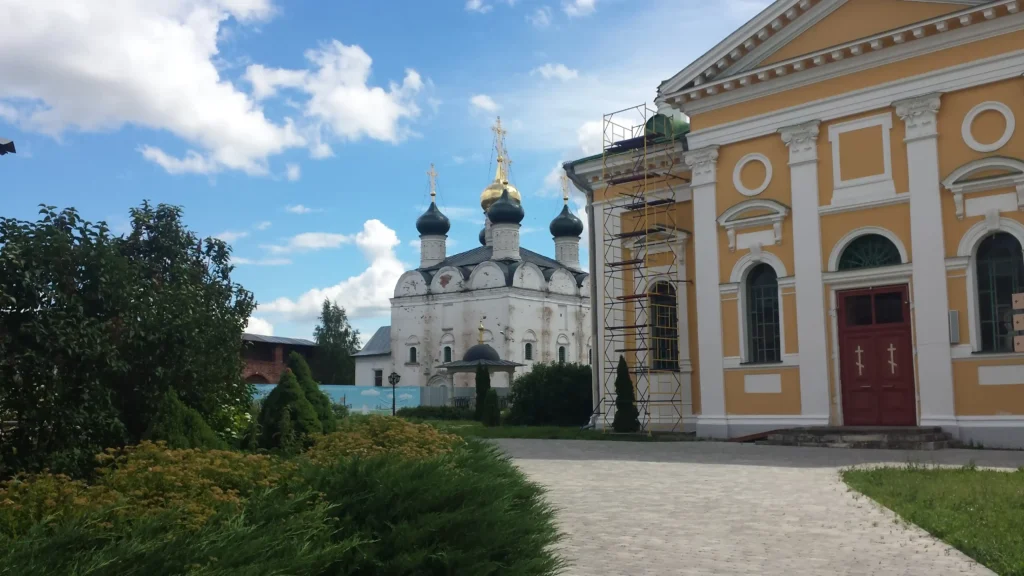 Никольский собор города Зарайска и Соборная площадь. Зарайский кремль, 2018 год. Из архива Татьяны Залата.