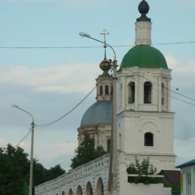 Троицкая церковь города Зарайска и торг, 2011 год. Источник: архив Залата Т. К.