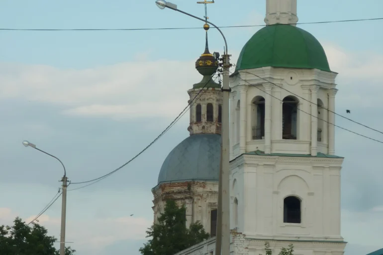 Троицкая церковь города Зарайска и торг, 2011 год. Источник: архив Залата Т. К.