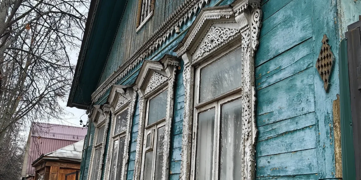 На улицах города Бронницы. Ноябрь 2024 года. Фото Татьяны Залата.