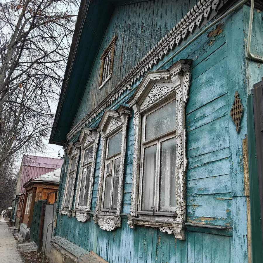 На улицах города Бронницы. Ноябрь 2024 года. Фото Татьяны Залата.