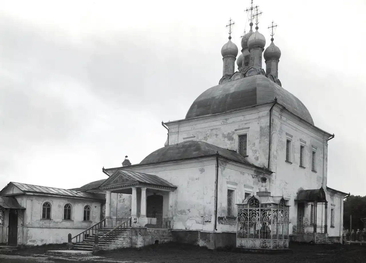 Храм Николы на Посаде (фото до 1970-х гг.). Источник: ЦЕРКВИ-КОЛОМНЫ.РФ _ Церковь Николы Посадского_Воскресения Христова (г.Коломна) - https://церкви-коломны.рф/Cerkov-Nikoli-Posadskogo-Kolomna.htm.