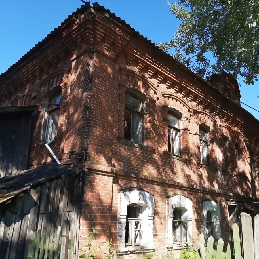 Старинный дом в селе Липитино городского округа "Ступино". Лето 2024 года. Фотография Татьяны Залата.