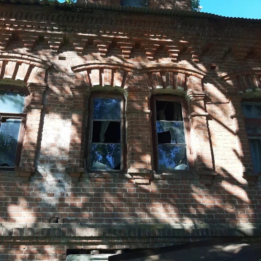 Дом в старинном селе Липитино городского округа "Ступино". Лето 2024 года. Фотография Татьяны Залата.