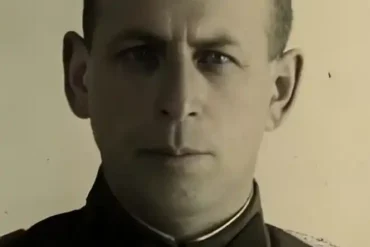 Лев Вульфович Поллер (1891 - 1977) - полковник медицинской службы, родился в Коломне. Ветеран Великой Отечественной войны. Источник фотографии: https://pamyat-naroda.ru/heroes/person-hero91936463/.