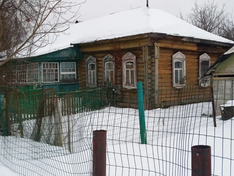 Интересные наличники. Село Ивановское, городской округ "Ступино" (также - Ивановское Ступинский район). Фотопроект "Наличники". Автор - Николай Салтыков.