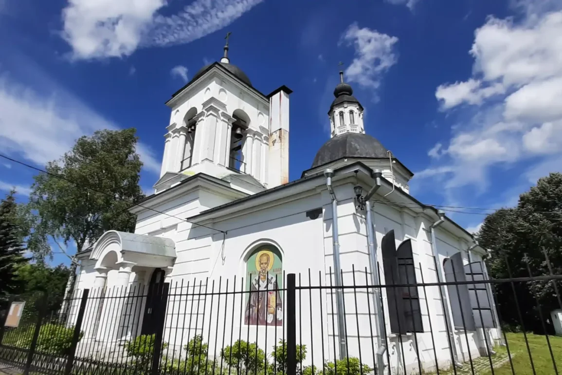 Церковь свт. Николая Чудотворца в Федоровском, городской округ "Ступино" - объект культурного наследия федерального значения. 2023 год. Фотография Татьяны Залата.