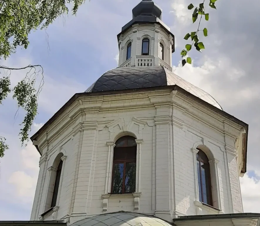 Церковь Николая Чудотворца в Федоровском, ступинский район. 2023 год. Фотография Татьяны Залата.