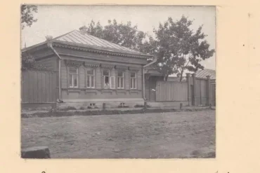 Город Коломна, 1902 год. Спасская улица, дом Мироновых, квартира Хабаровых. Фото: Хабаров А. Н. (?). ГИМ. №№ ГК: 58364304/ КП (ГИК): ГИМ 101018/420/Инв: И VI 39927/149 .