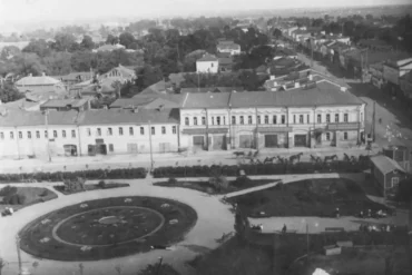 Коломна. Советская площадь. Улицы Октябрьской Революции и Плашкоутная. Городской сквер. Вид с колокольни церкви Иоанна Богослова. 1926 г. Фотоархив С. Бессонова.