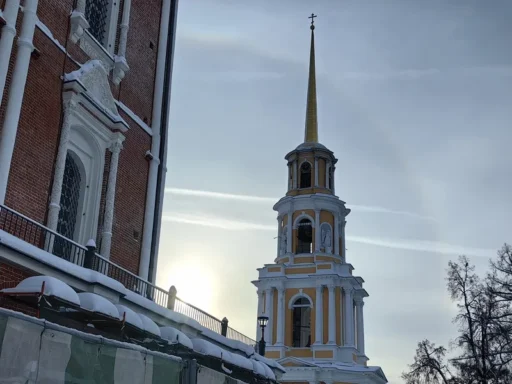 Солнечное гало в Рязанском кремле, Крещенский сочельник. 18 января 2026 г.