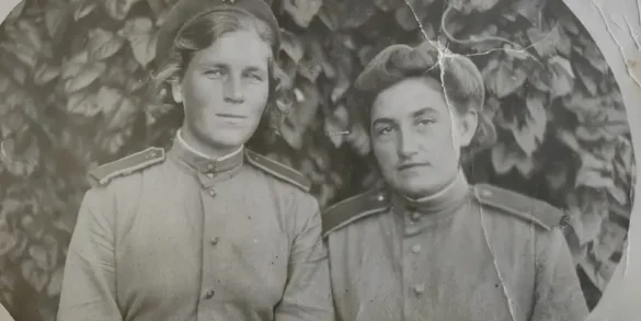 Малино в 1944 году. Зоя Александровна Маленкович (справа) с неизвестной.