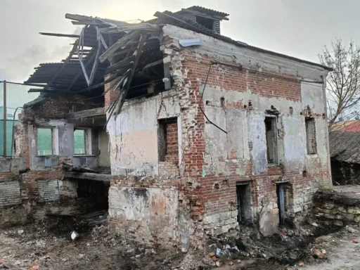 Коломенская улица, 81 - что происходит с домом?