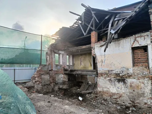 Коломенская улица, 81 - что происходит с домом?
