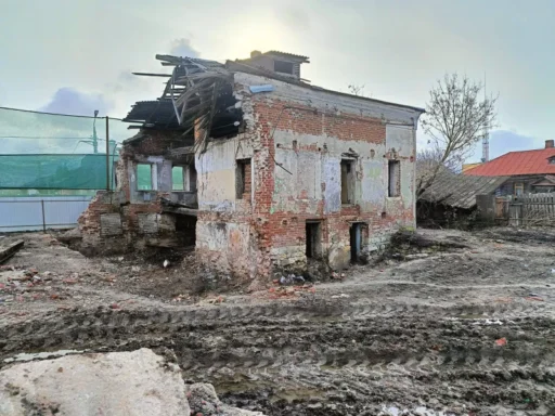 Коломенская улица, 81 - что происходит с домом?
