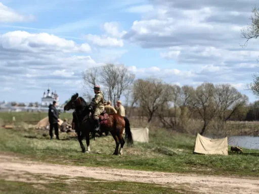 Подготовка к фестивалю военно-исторической реконструкции "Огненная дуга" (г. Ступино, Московская обл.). 2 мая 2026.