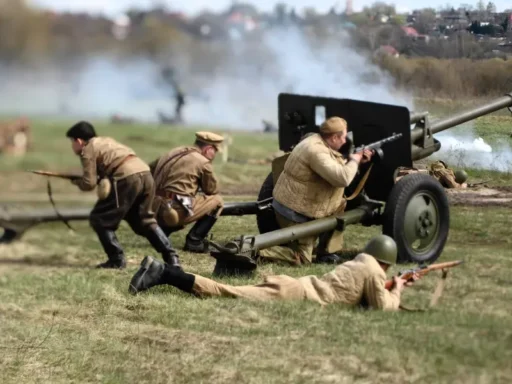 Фестиваль военно-исторической реконструкции "Огненная дуга" (г. Ступино). 2 мая 2026 год. Родину защищают в любом возрасте.
