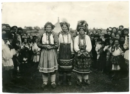 Село Вышняя Залегощь Новосильского уезда. Крестьянки. 1902 г. РЭМ.
