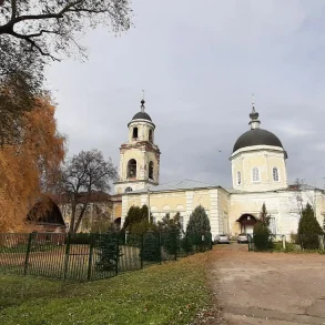 Церковь Рождества Пресвятой Богородицы в Мещерино. Октябрь 2021 г. Из архива Залата Т.