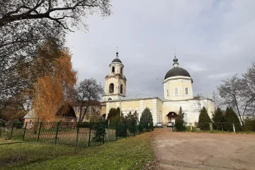 Церковь Рождества Пресвятой Богородицы в Мещерино. Октябрь 2021 г. Из архива Залата Т.