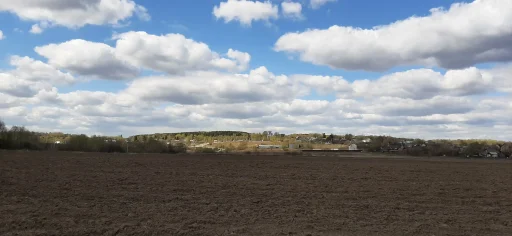 Вид на село Старая Кашира (бывшую Рождественскую слободу) от городского вала. Весна 2023 г.