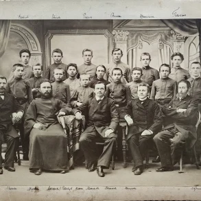 Ученики, преподаватели и руководство Коломенского городского училища, 1896 г. Из фондов Краеведческого музея OnLine "Про Край".