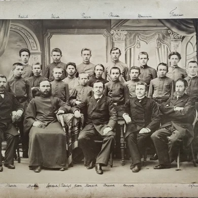 Ученики, преподаватели и руководство Коломенского городского училища, 1896 г. Из фондов Краеведческого музея OnLine "Про Край".