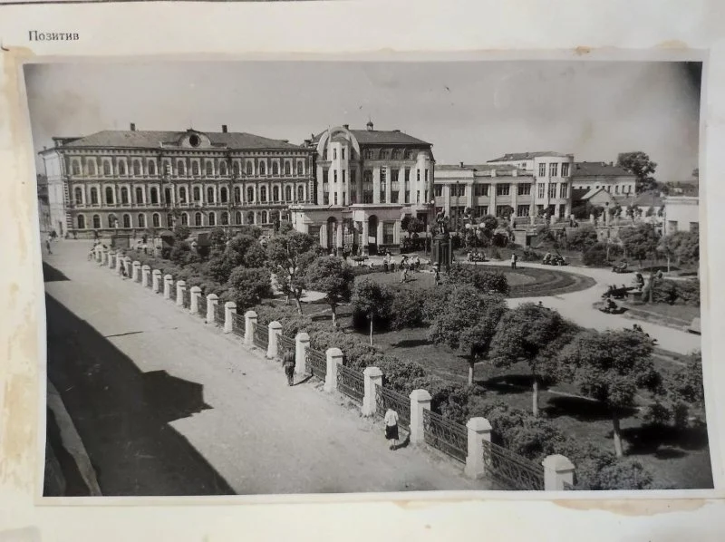 Центральная площадь, Коломна, Московская область. 1946 г. ГНИМА им. А. В. Щусева. Учётные номера: в ГК — 65930321, по КП — ГНИМА НФ‑ОФ‑251/62.