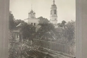 Фото Н. Г. Мартьянова: церковь Богоявления (Зачатия Анны) в Коломне, 1910‑е гг. ГНИМА им. А. В. Щусева. Учётные номера: 68630421, ГНИМА НФ‑ОФ‑668/3592, Р XI‑2865.