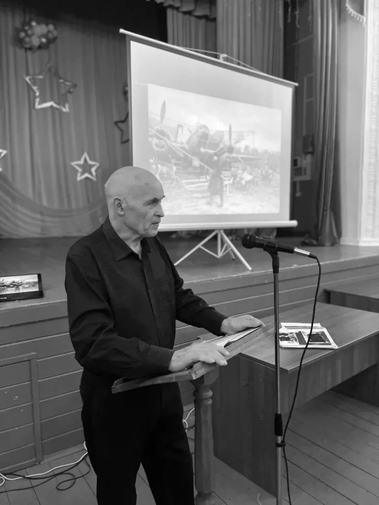 Владимир Михайлович Мелков. Оригинал фотографии — группа Березнецовского ДК в ОК: https://ok.ru/profile/584844008961/statuses/154964389561089.