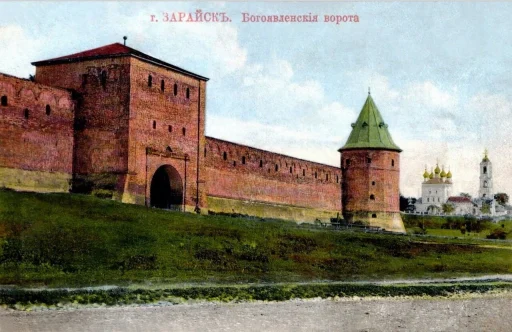 Кремль г. Зарайска, Богоявленские ворота. 1912 г. Источник: https://humus.livejournal.com/4610078.html.