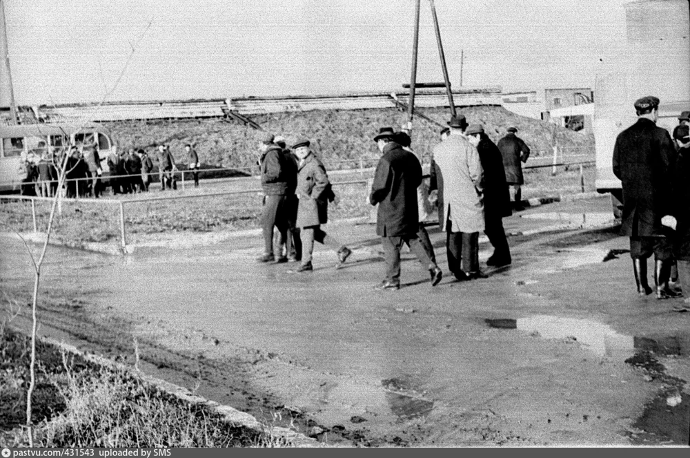 Малино, 1968 - 1973 гг., приезд на плодовоовощную базу. Личный архив негативов СМС. Фотография с сайта https://pastvu.com/p/431543. Загружено на "Про Край" пользователем: Татьяна Залата