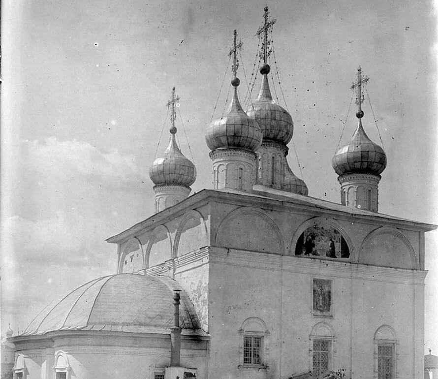 Зарайск. Никольская церковь, некогда Кафедральный собор. Источник: https://humus.livejournal.com/4610078.html.