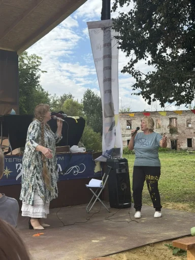 Выступление Вероники Захаровой. Праздник в Авдотьино г. о. Ступино "До свидания, лето, здравствуй, школа!". Загружено на Про Край: Вадим Бобков (W13)