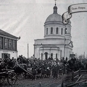 Озёры, Главная улица. Здесь располагалось заведение А. Г. Сибиркина. Фотокопия объединения "Озёрский летописец".