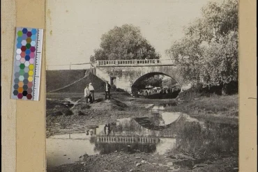 Бронницкий уезд. Мост в селе Троицком‑Лобанове. 1905 г. Фото А. Н. Хабарова ГИМ. ГК 34568619; ГП (ГИК) 101018/141; инв. VI 34641/21.